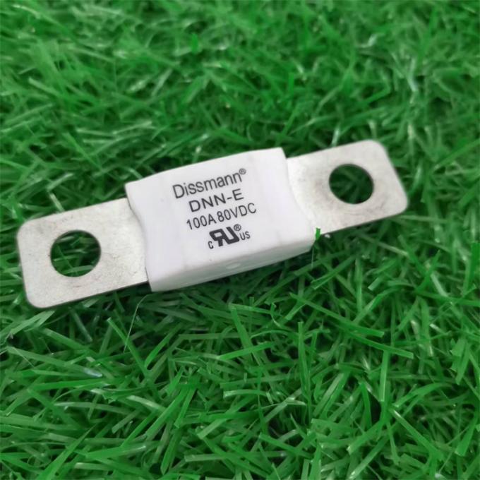  El fusible de enchufe plano del medio automotriz del fusible de DC80V Dissmann empernó el fusible de cerámica hecho en China