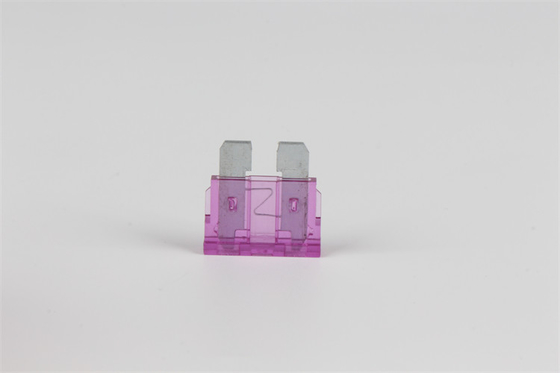 La UL automotriz violeta del fusible de cuchilla de DC32V 3A certificó alta capacidad de rotura