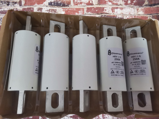250A los fusibles automotrices de cerámica DC1000V HEV funden los fusibles de batería de la energía