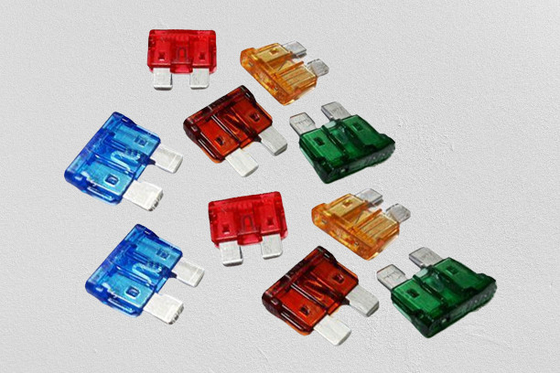 Fusibles de la baja tensión 32VDC, 40 estándar del amperio Mini Blade Fuse ISO8820