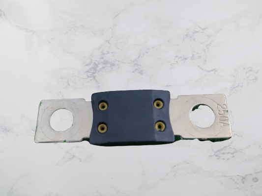 Uso principal del fusible automotriz de cerámica en fusible estándar de la UL de la seguridad de la batería de coche en China