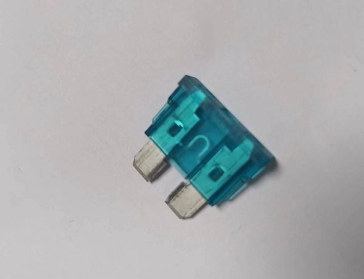 La UL azul certificó los fusibles de cuchilla automotrices de DC32V 15A de acción rápida