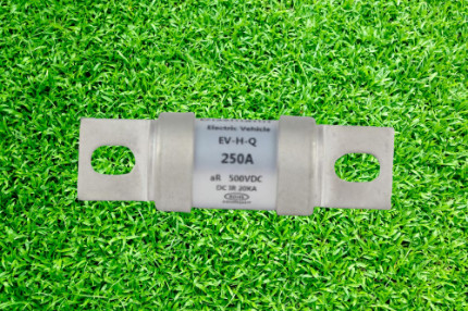 Fusible de cerámica del vehículo eléctrico, perno en la tubería principal del fusible diseñado para el cargador de EV