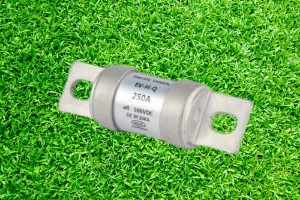 Tipo fusible, fusibles de actuación rápidos de cerámica 150Amp del semiconductor del perno 500VDC