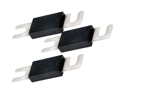 los fusibles micro 300A para la baja tensión 32V DC de los coches valoraron el material de cerámica del voltaje