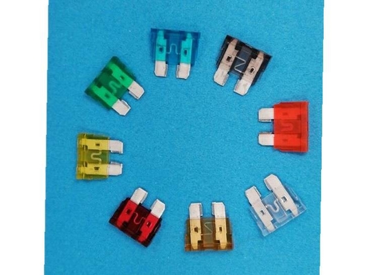 Los fusibles del vehículo eléctrico de los fusibles cubren con cinc los camiones de los coches de Tin Plating Plug In For de la aleación