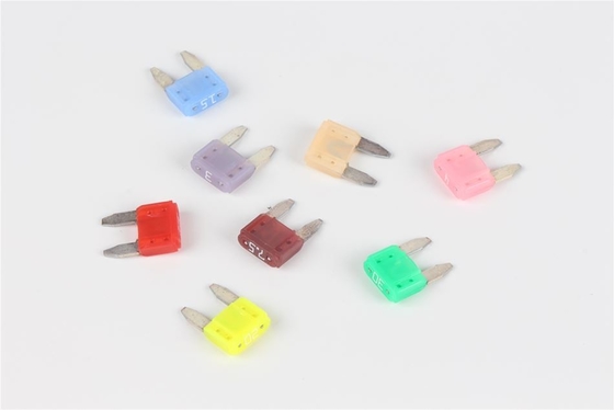 Madera eléctrica estándar restaurable Shell Material de la UL de 500 amperios Mini Blade Fuse